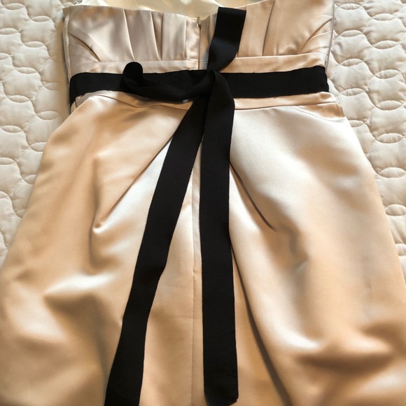 LOVE by Enzoani Bridesmaid dress - Picture 5 of 6